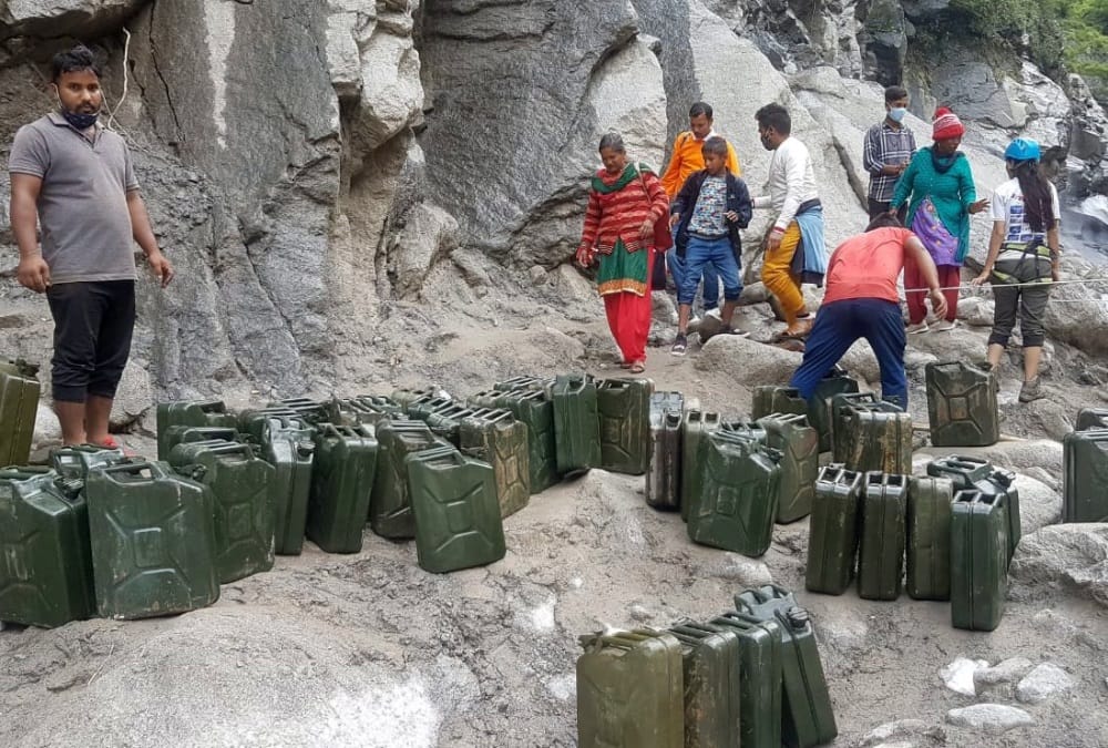 Uttarakhand Monsoon Rainfall News: People cross river in danger after Bridge Collapse in pithoragarh photos