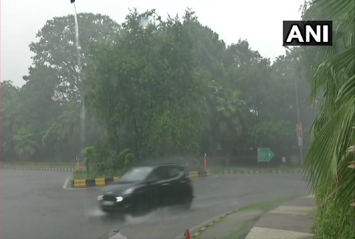 Delhi ncr weather updates light rain occurs in capital monsoon arrival latest updates