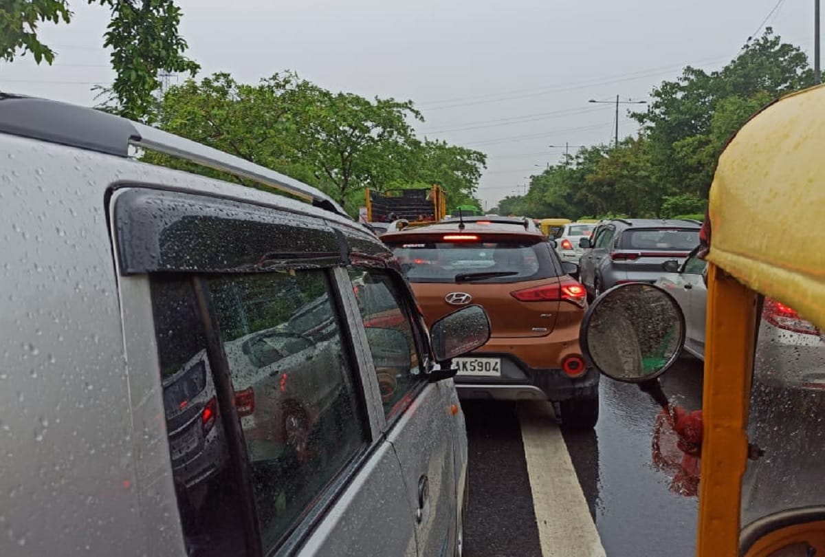 Monsoon in Delhi creates waterlogging and traffic jam problems in several areas