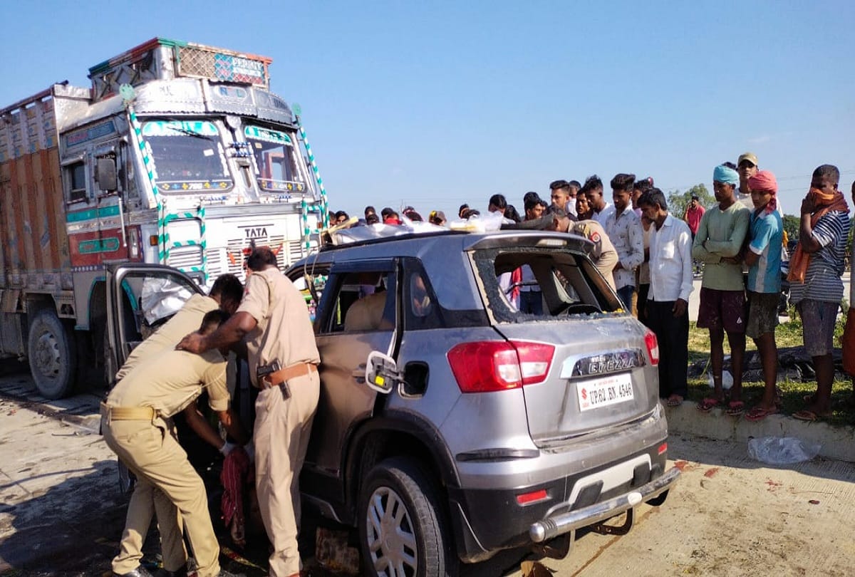 big road accident in up today Fierce collision between car and truck in Jaunpur