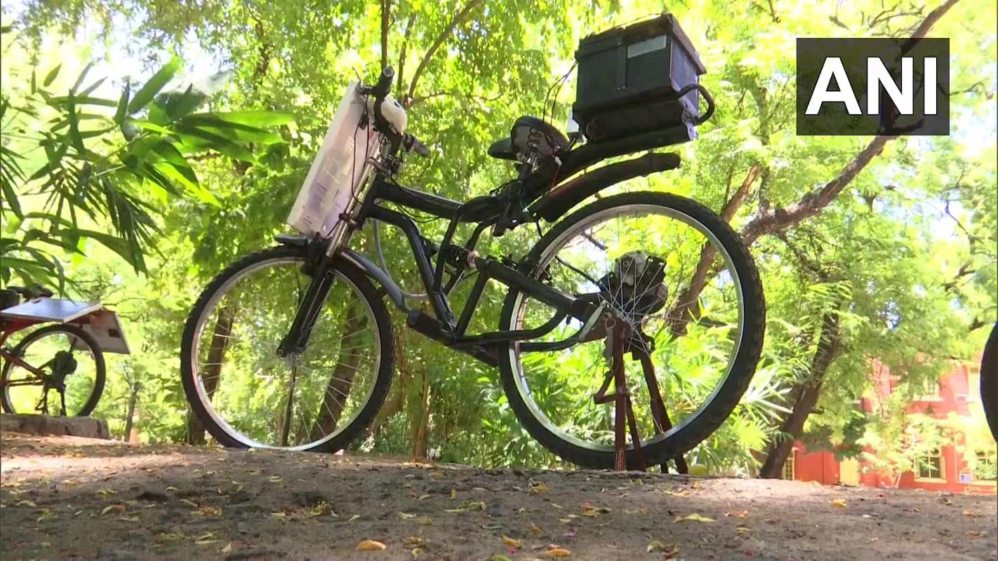 solar powered electric bicycle College student Dhanush in madurai tamil nadu made solar power electric bicycle runs 50 km in just Rs 1.50 solar power cycle electric vehicles in india