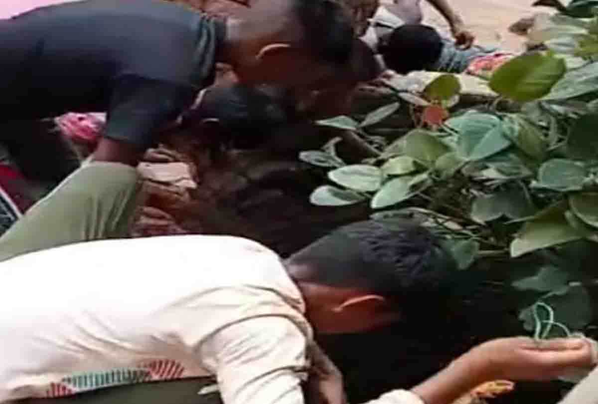 new currency notes coming out of ancient shiva temple well