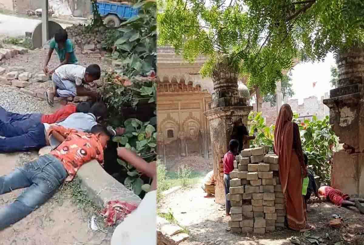 प्राचीन कुएं से नोट निकालते बच्चे