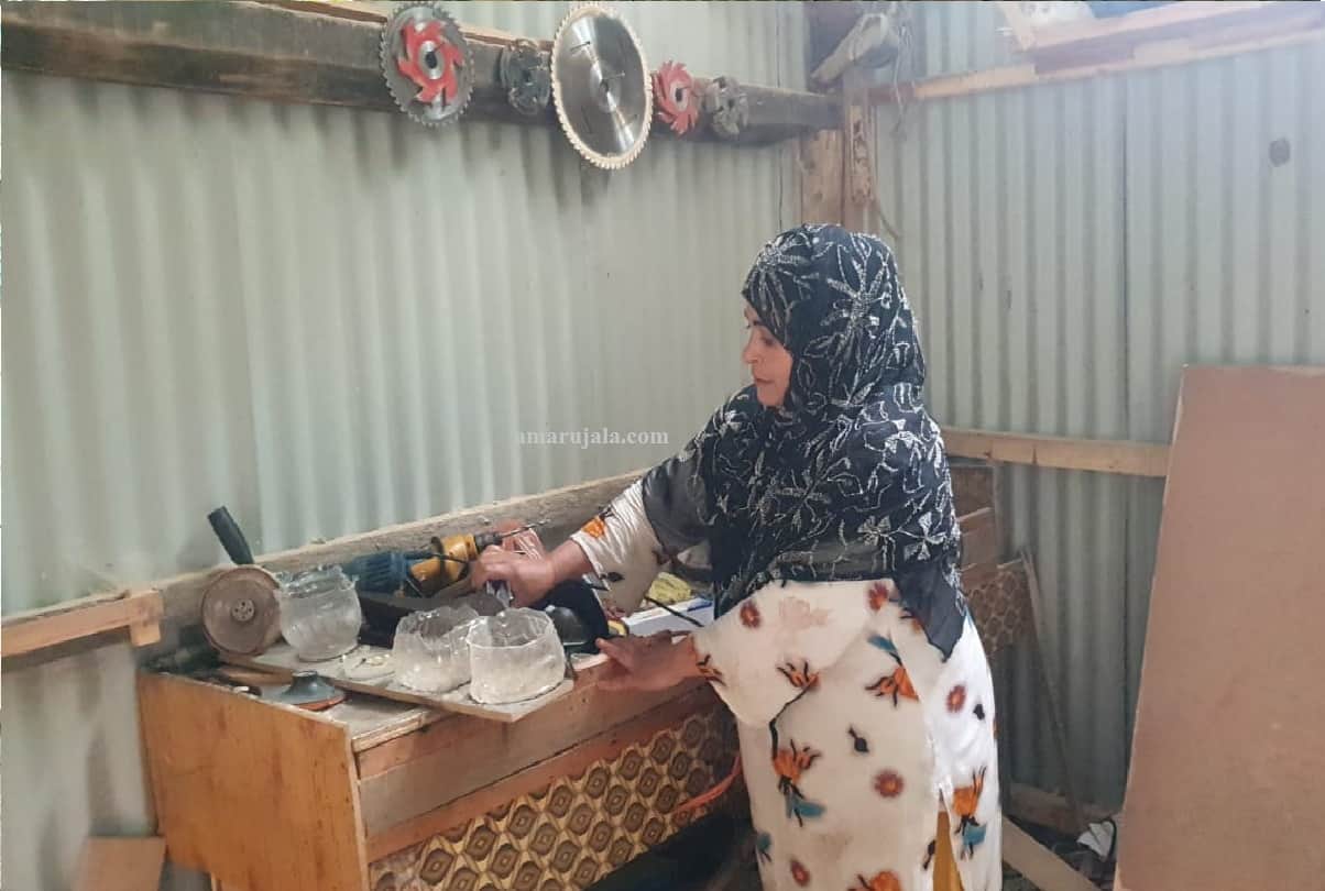 Aishmuqam in Anantnag Kashmir resident Carpenter Ruby