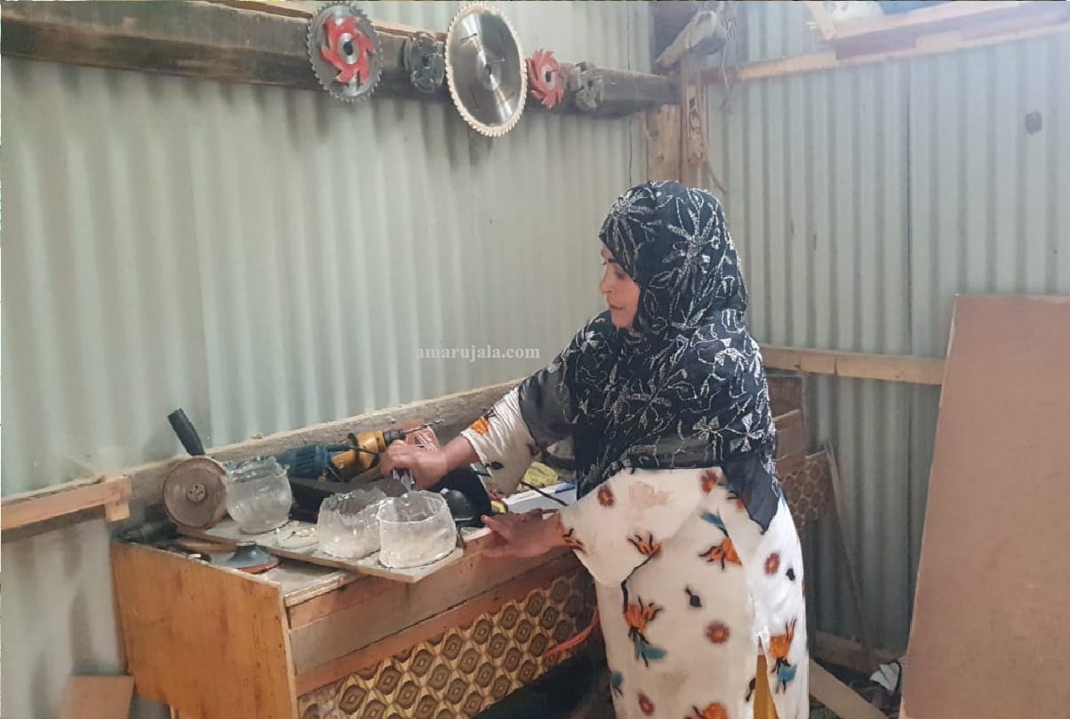 Aishmuqam in Anantnag Kashmir resident Carpenter Ruby