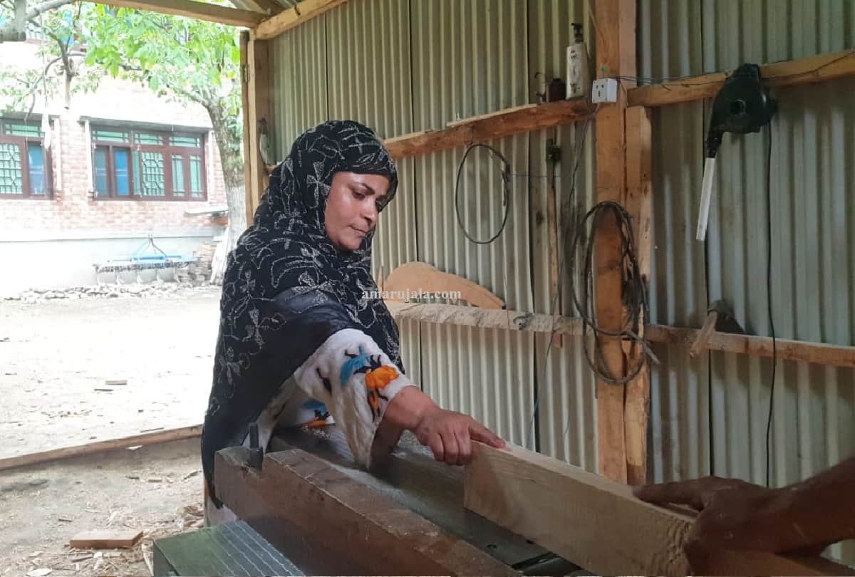Aishmuqam in Anantnag Kashmir resident Carpenter Ruby