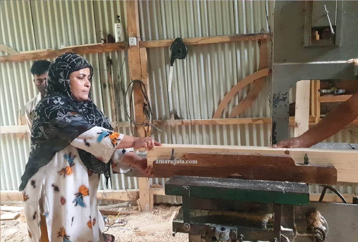 Aishmuqam in Anantnag Kashmir resident Carpenter Ruby