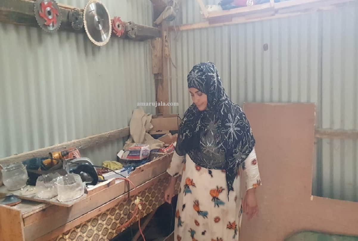 Aishmuqam in Anantnag Kashmir resident Carpenter Ruby