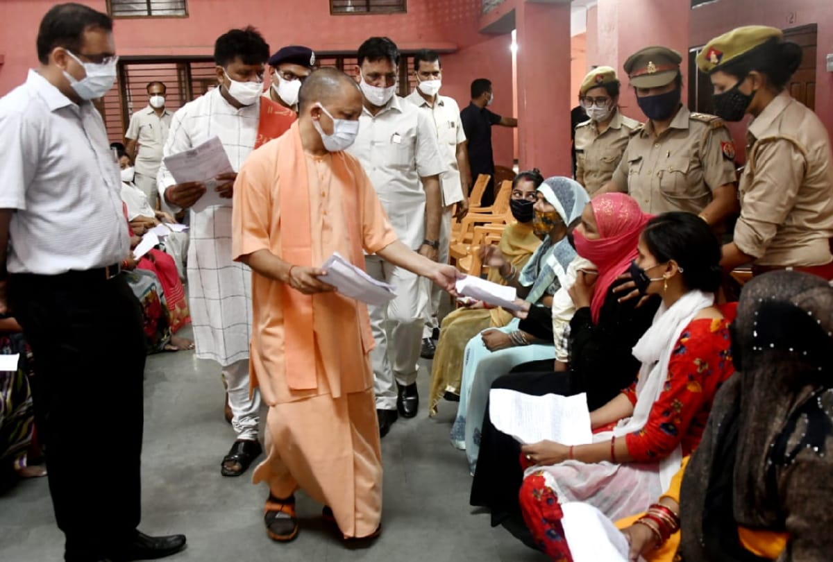 cm yogi janta darabar in Gorakhpur Gorakhnath temple
