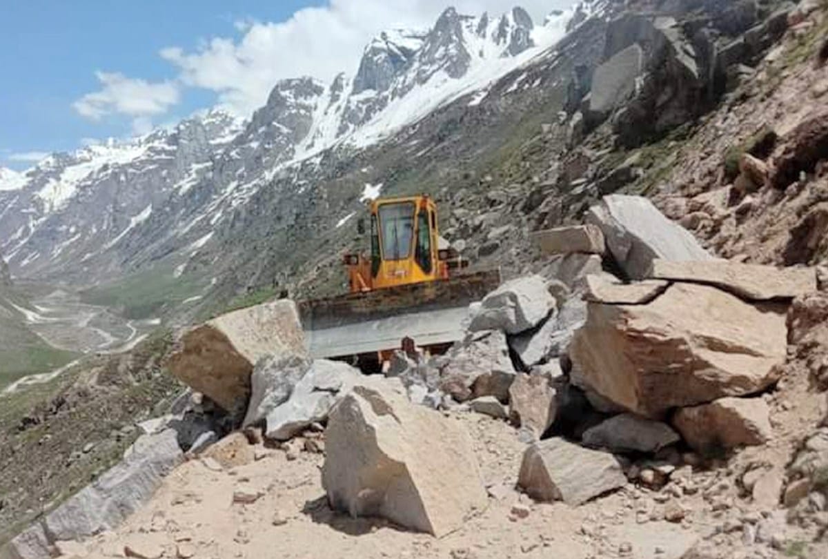 himachal weather today: Heavy rainfall alert in state, 23 roads in the state including Manali-Samdo still close