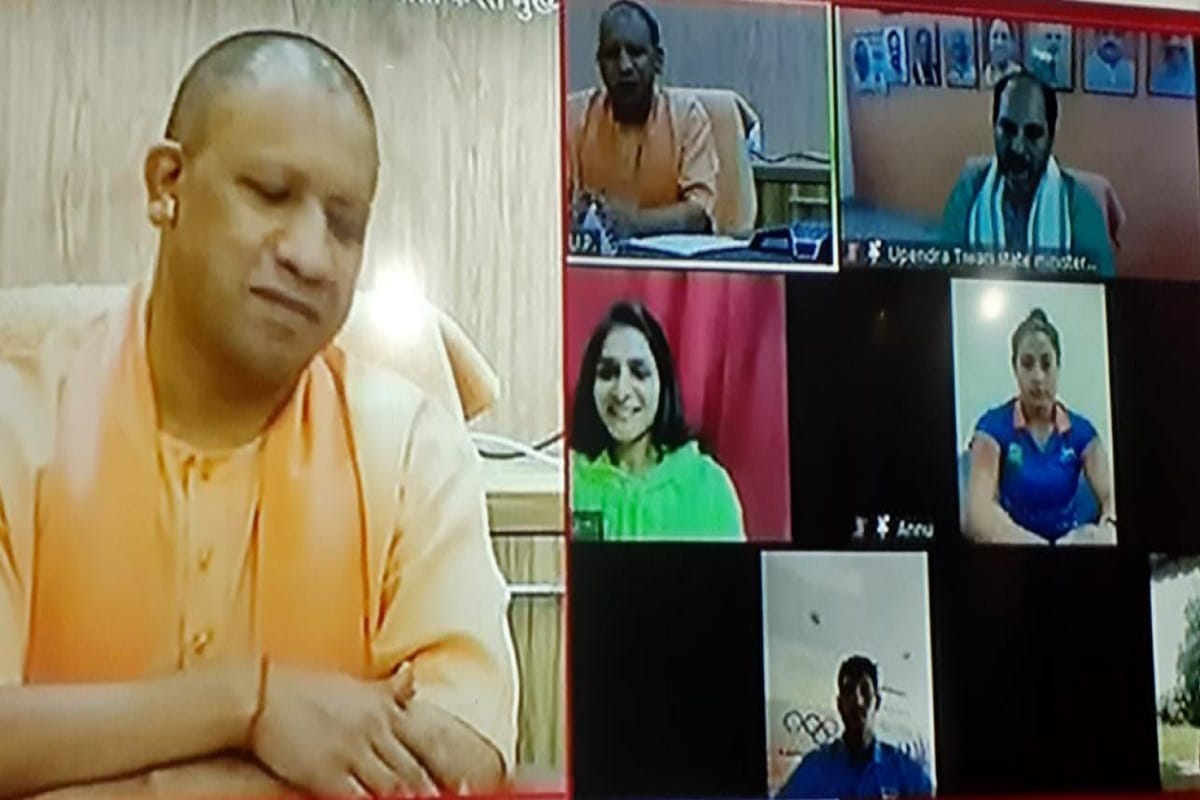 Meerut News: Chief Minister Yogi Adityanath held virtual meeting with 10 players at today