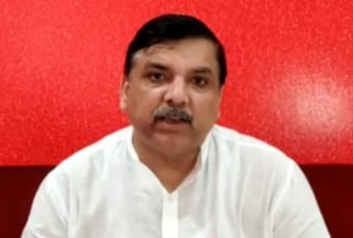 AAP leader Sanjay Singh alleged ministers and officers for corruption on purchasing  medical equipments.