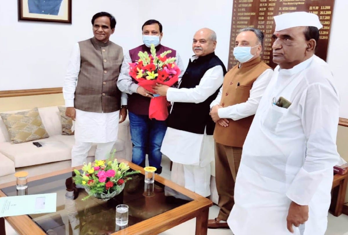 Virendra Kanwar met Union Minister regarding 27.17 crore projects for Himachal