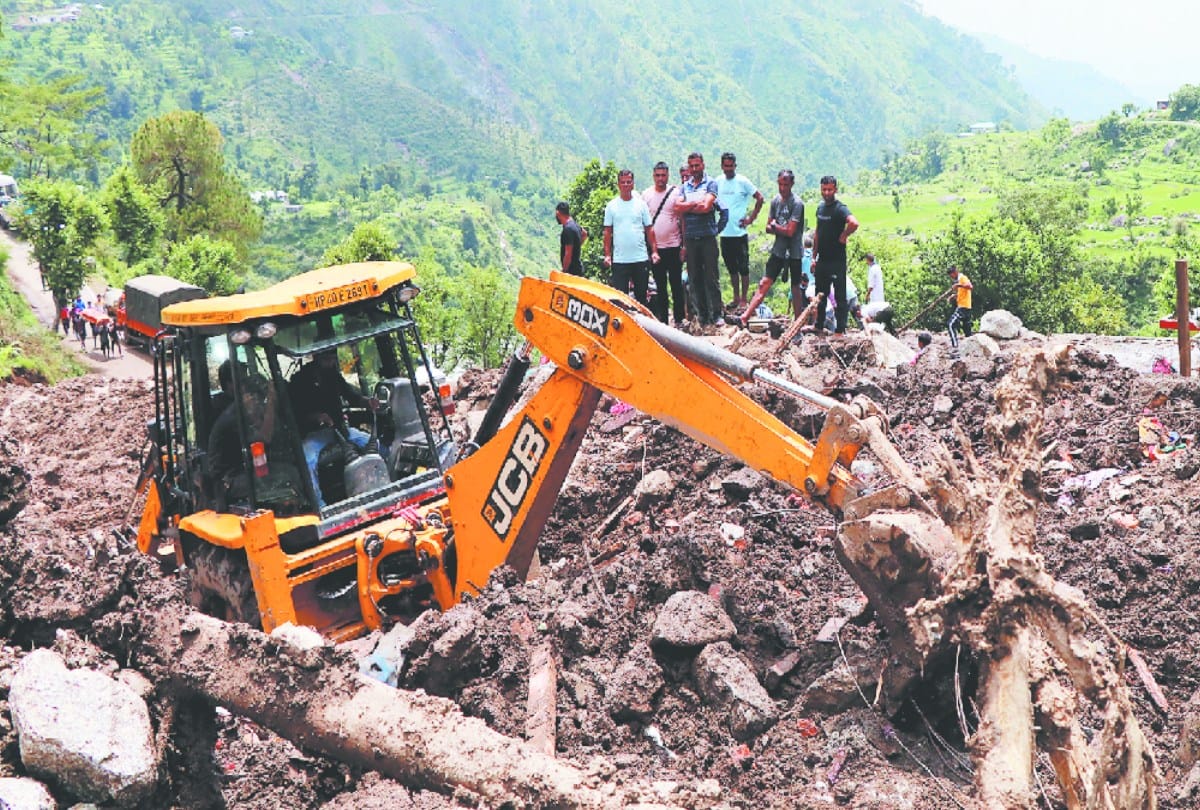 kangra woh flood update today: Three more dead bodies were found buried under the rdebris