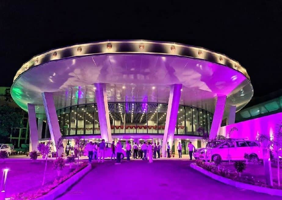 Pm modi visit varanasi today and inaugrate rudraksh convention centre it is become symbol of india japan friendship