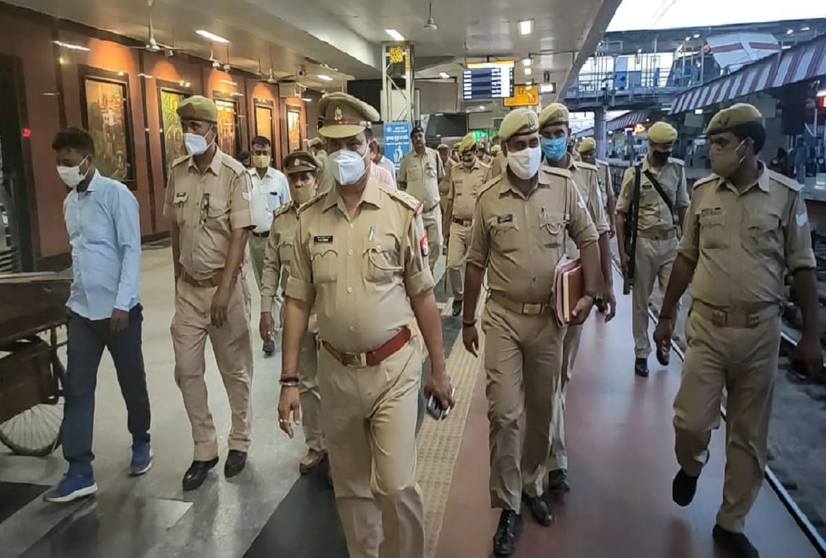pm modi visit varanasi today many samajwadi party leaders  under house arrest  CM yogi said  keep an eye on miscreants