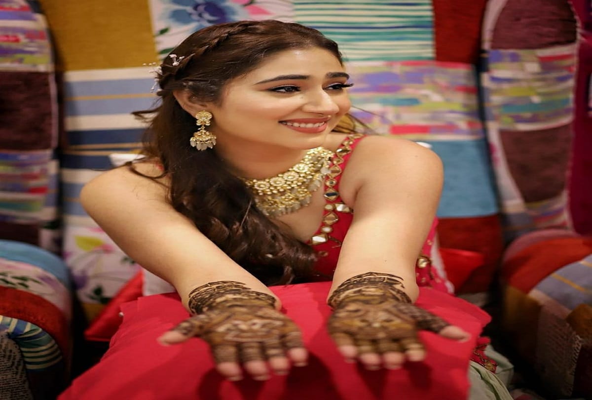 disha parmar latest mehendi look in hindi