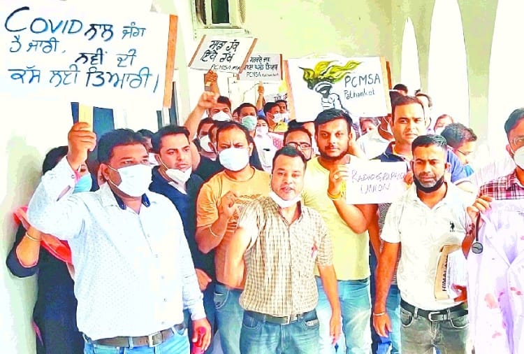 Doctors strike continues in Punjab to protest NPA cut