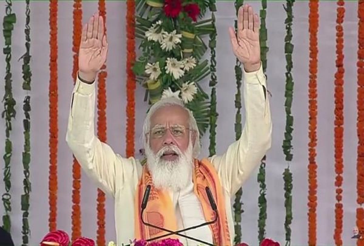 PM modi Visit varanasi prime minister narendra modi rally after about three month he attacked on  opposition and praised CM Yogi