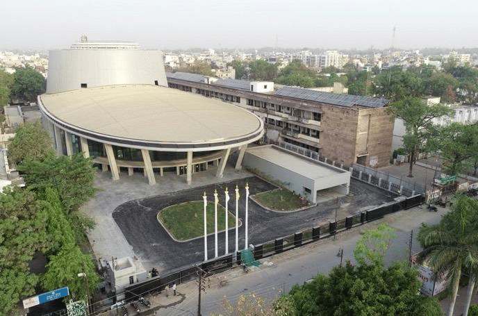 Pm modi visit varanasi today and inaugrate rudraksh convention centre it is become symbol of india japan friendship