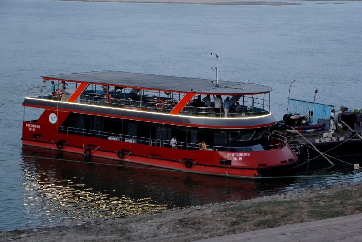 four cruise ships run together in Ganga pm modi inaugurate in varanasi