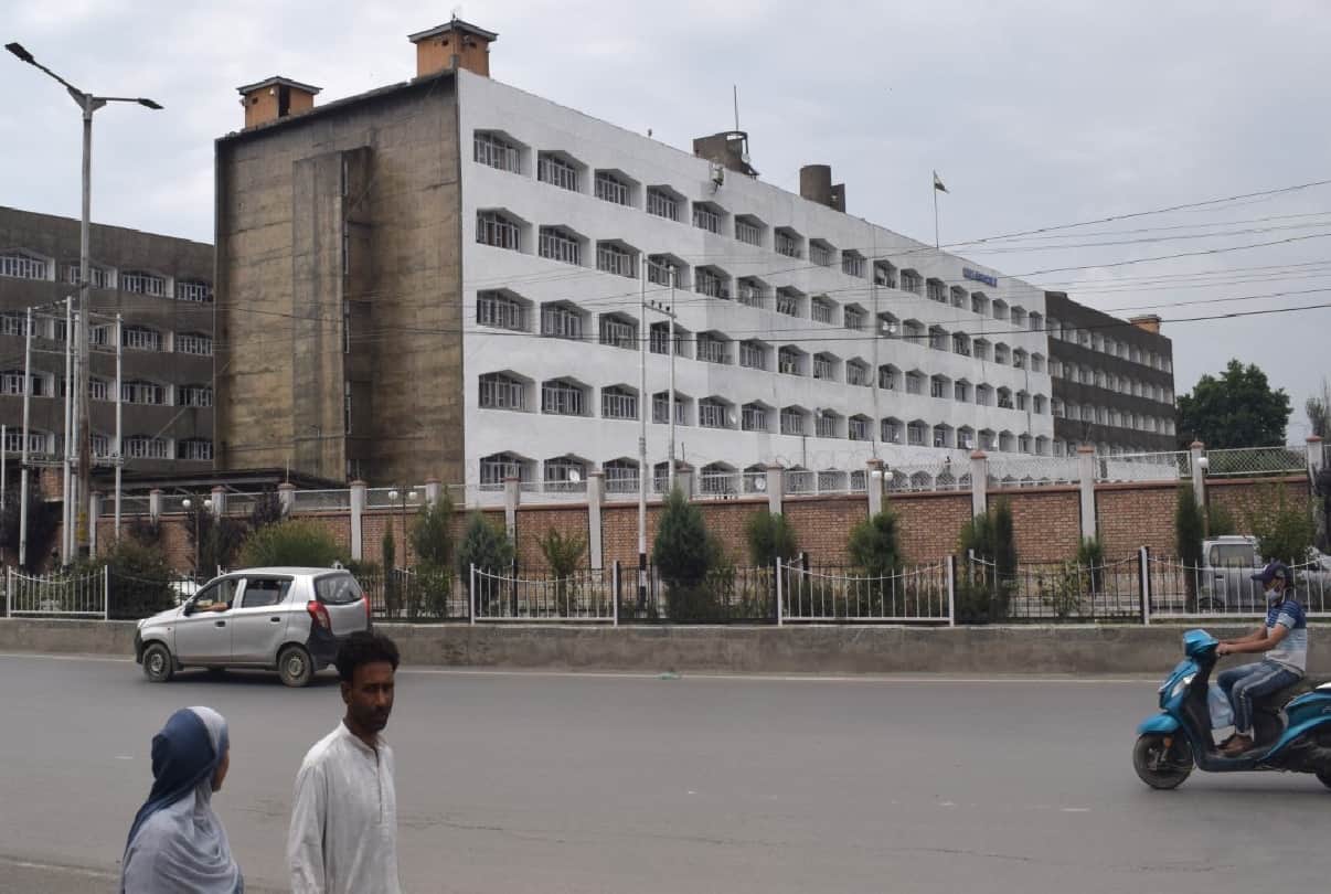 Srinagar Secretariat whitewash going on Srinagar Secretariat