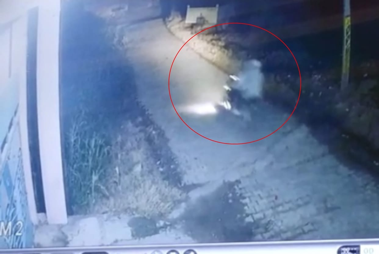 Moradabad home beside ssp house thieves enter cctv camera captures them