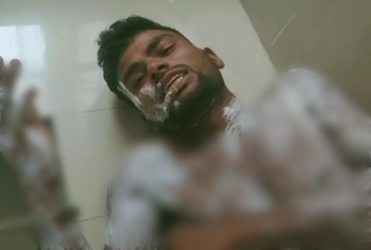 Husband and wife took bath with chemical instead of water in etah