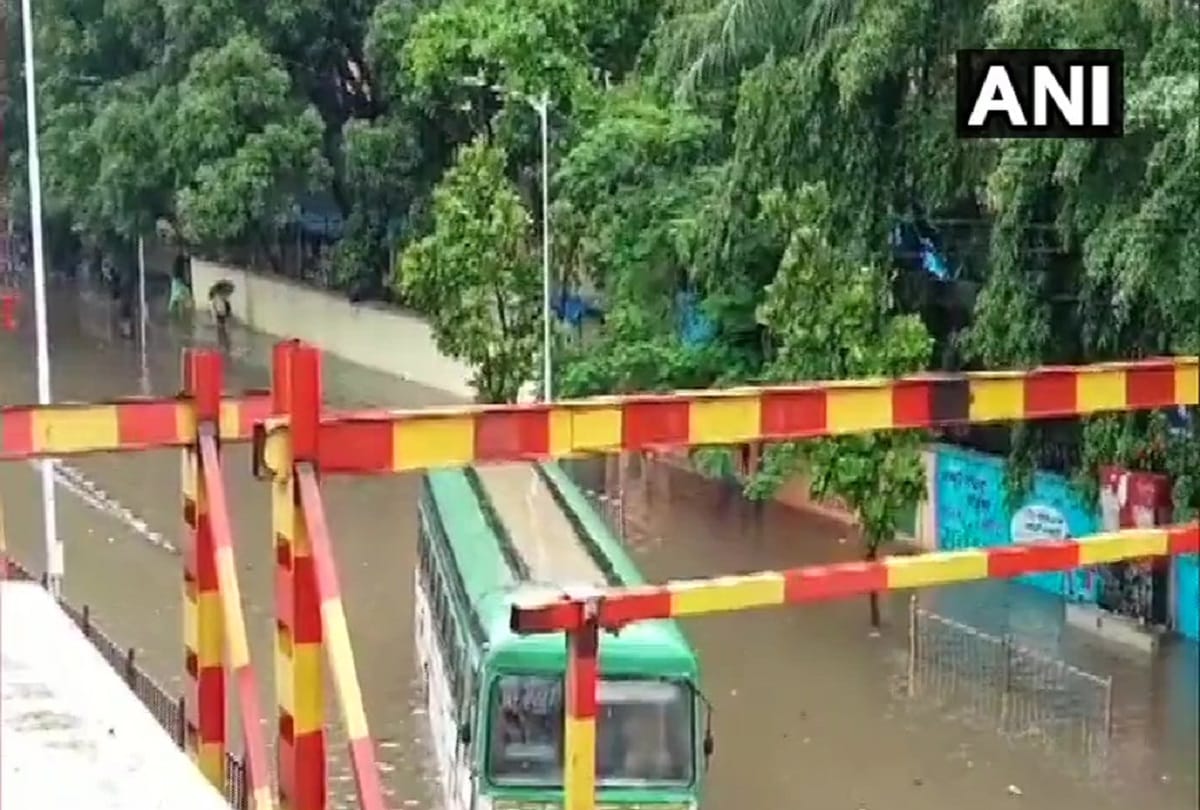 Mumbai Rains LIVE Updates: Heavy Rainfall Causes Waterlogging wadala, IMD Issues Orange Alert