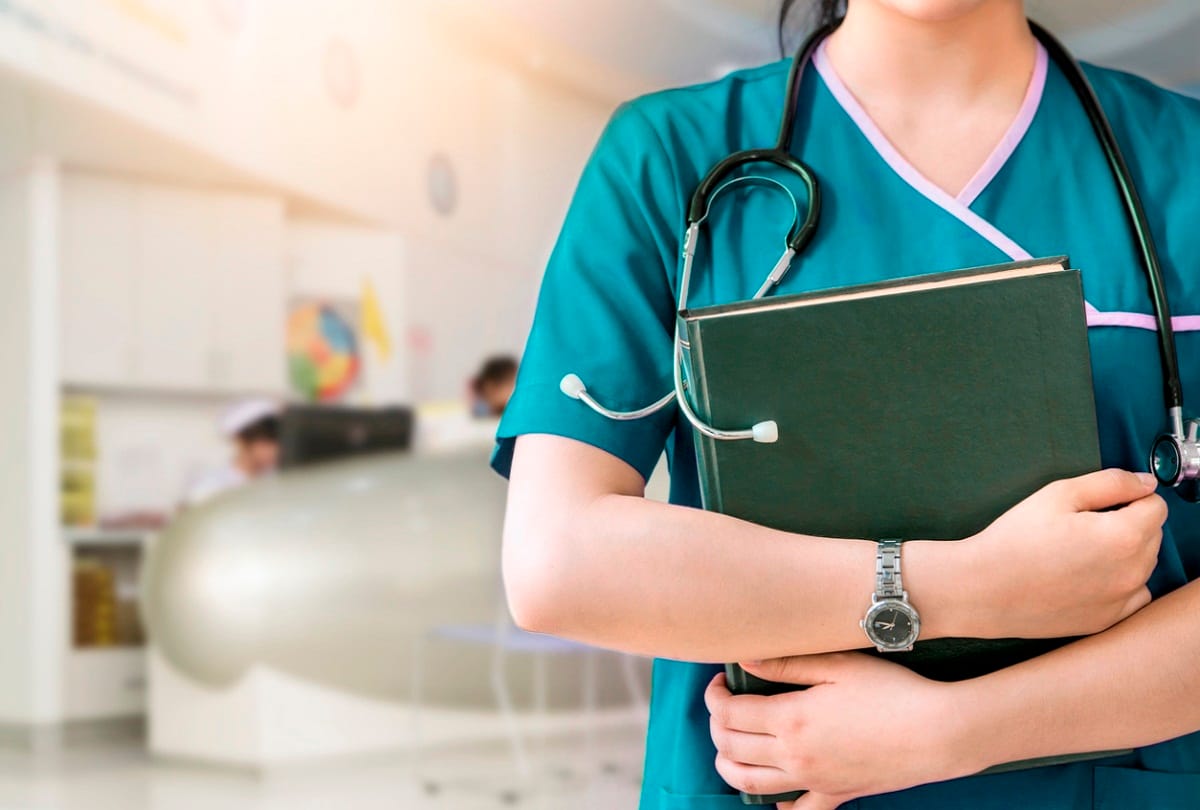UP News: Notice to 14 CMOs for wrong transfer of nurses