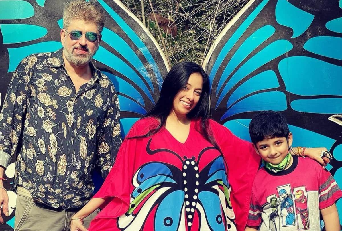 rupali ganguly madalsa sharma to vanraj sudhanshu pandey anupamaa starcast real life families see photos
