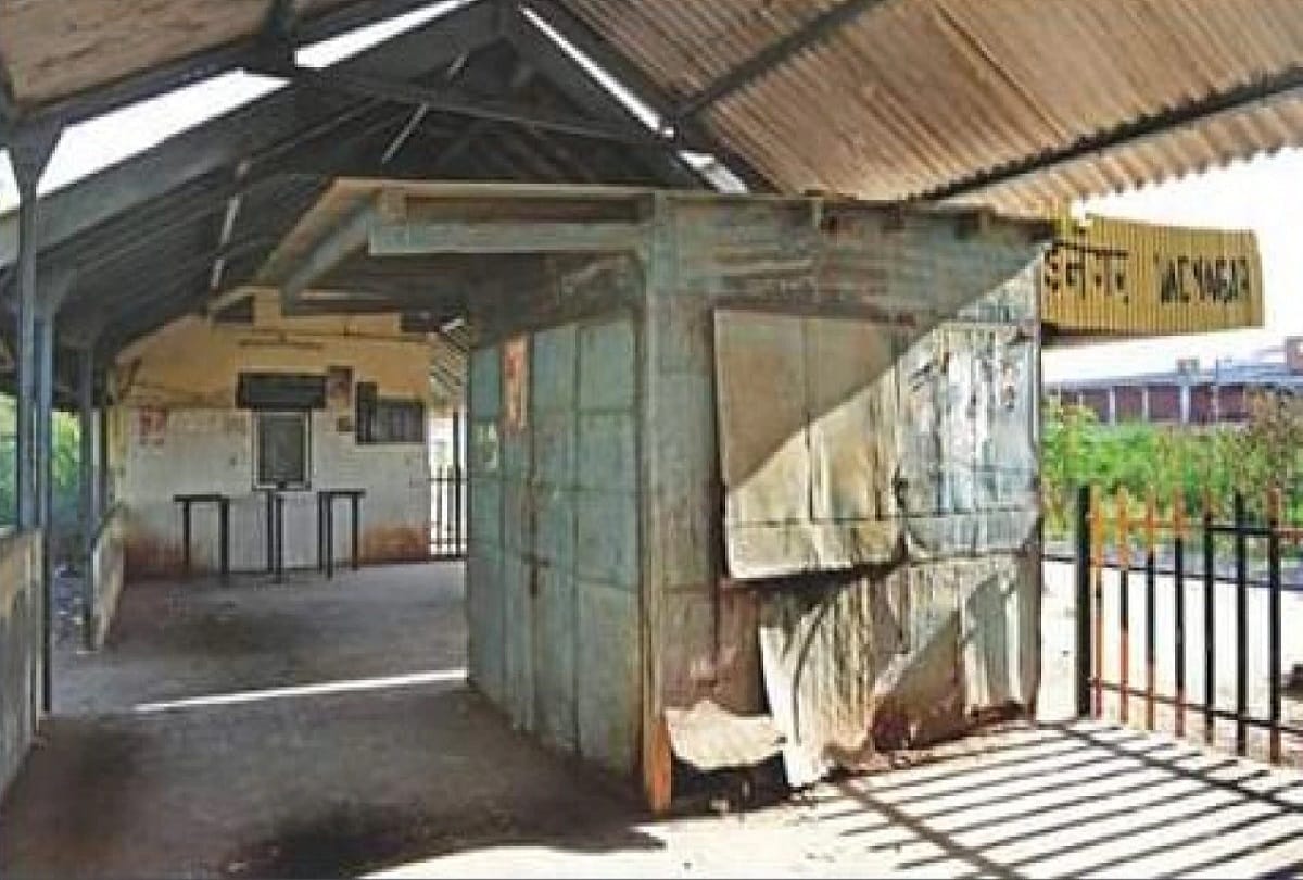 Childhood of pm narendra modi, See old photos of vadnagar railway station, PM Narendra Modi to inaugurate modified Vadnagar railway station