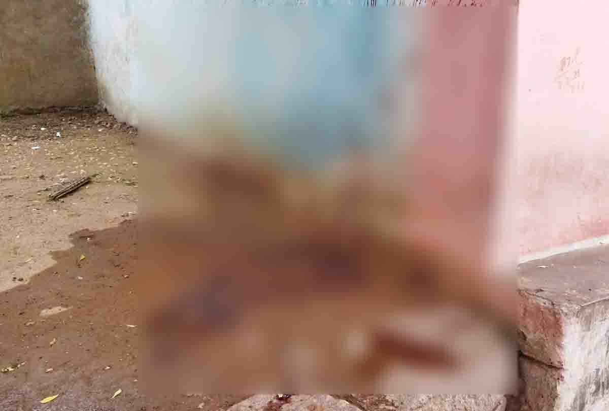 old man murdered with an ax in mahoba up, crime news