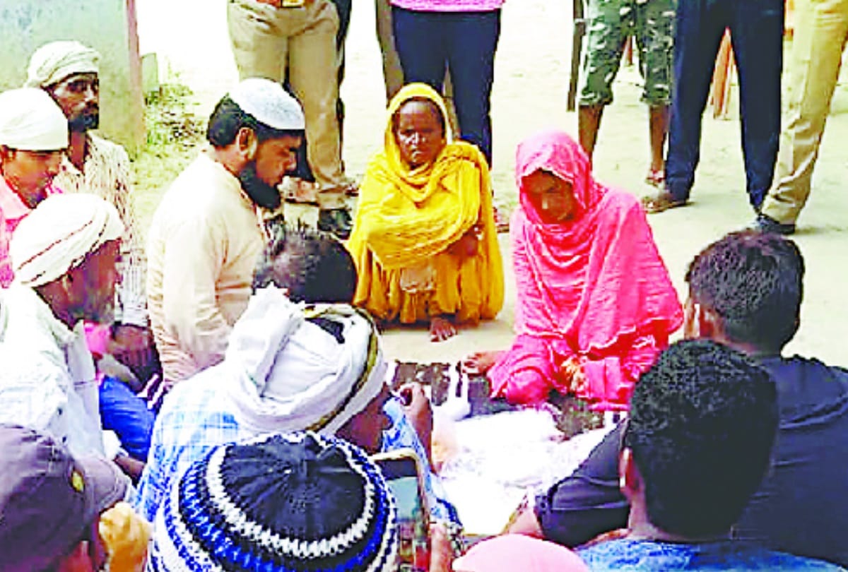Police men conducted marriage in a thana in Bahraich.