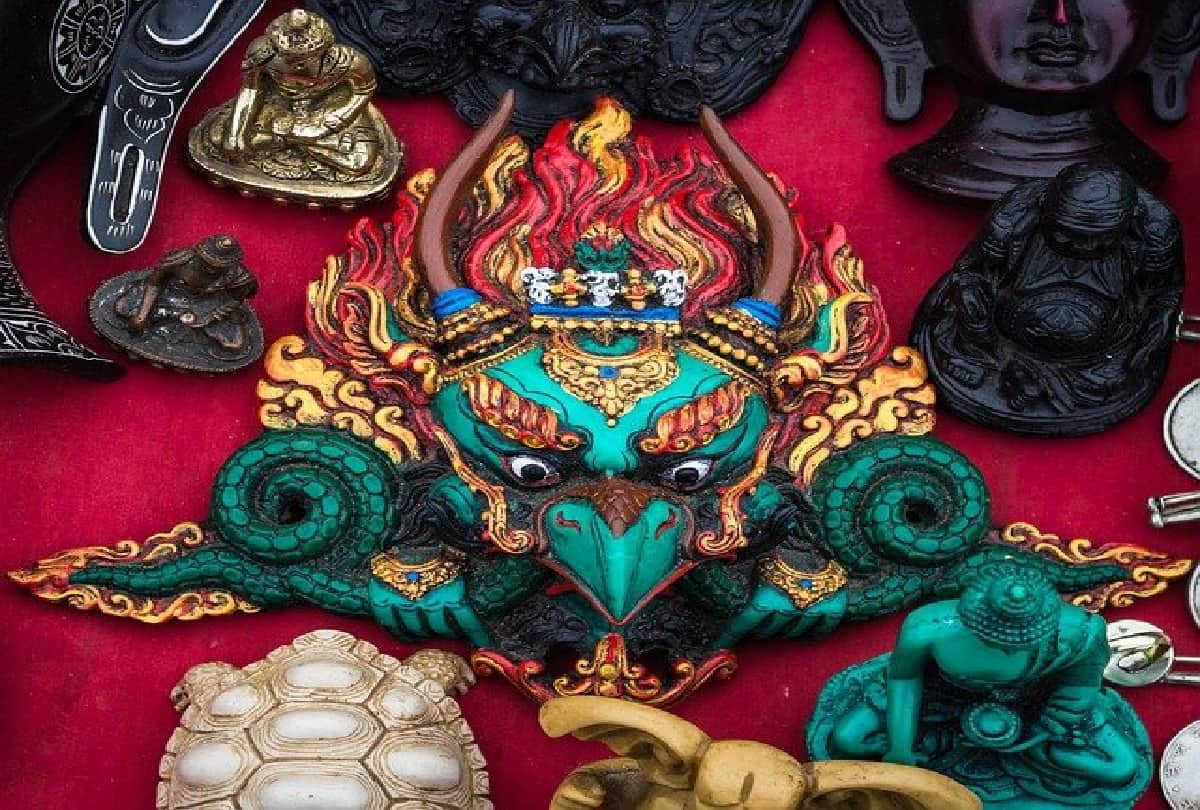Garuda Purana These Karmas of a person determine the way of heaven and hell