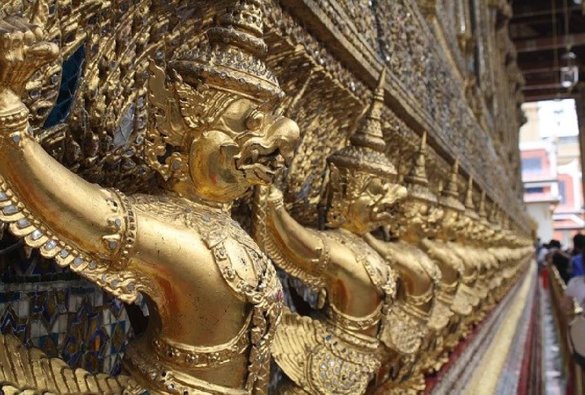 Garuda Purana These Karmas of a person determine the way of heaven and hell