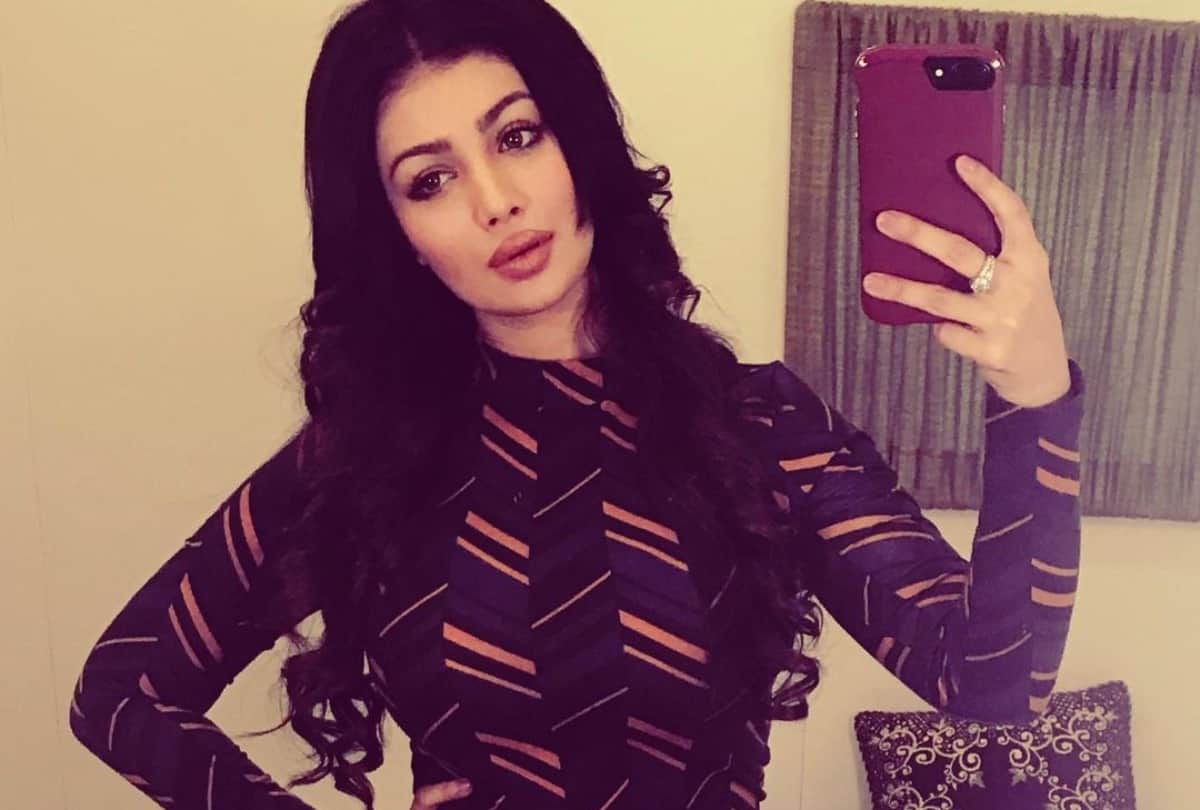 Ayesha Takia Trolled on social media for her lip surgery know details