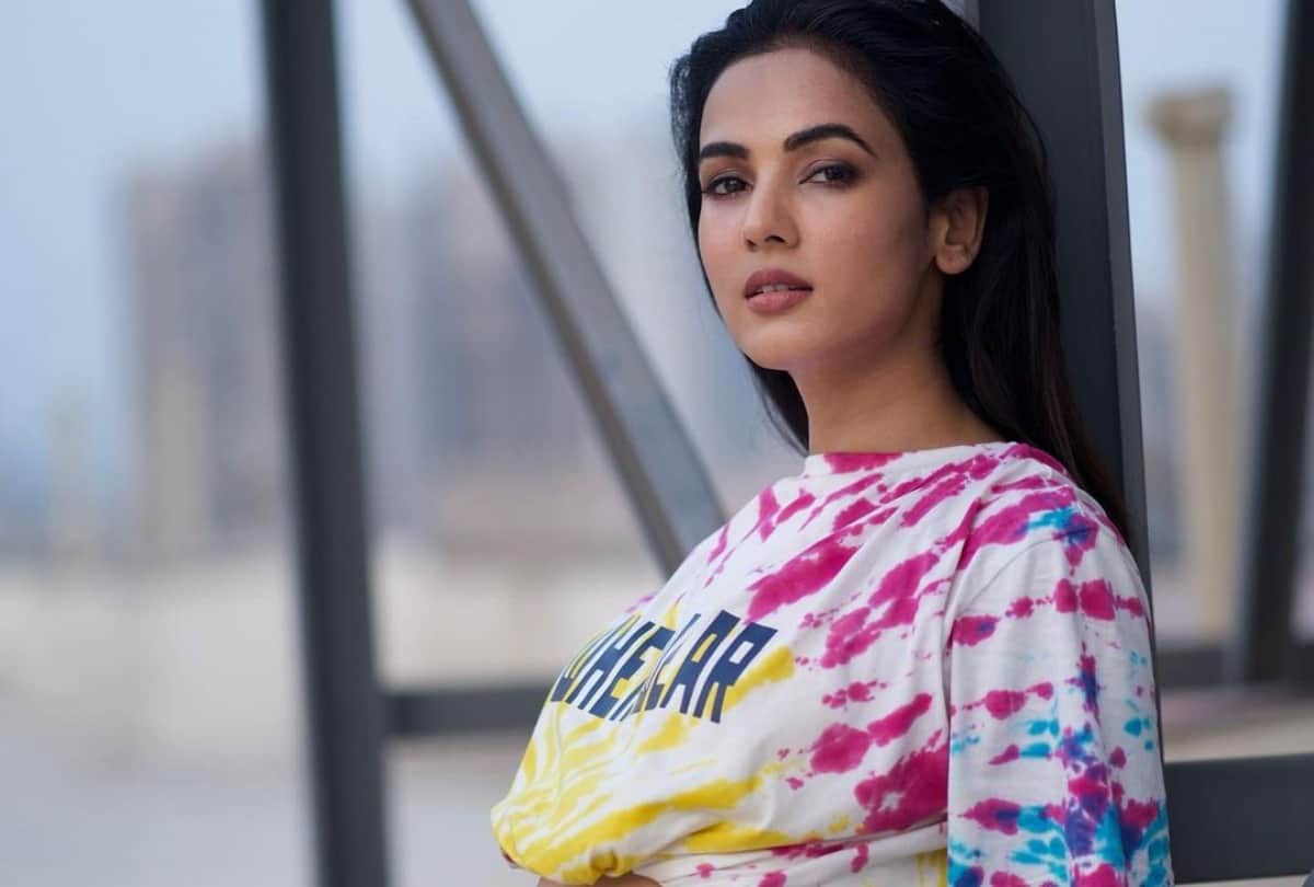 Sonal Chauhan Birthday made debut from film Jannat Will be Seen in Adipurush with prabhas saif ali khan News in Hindi