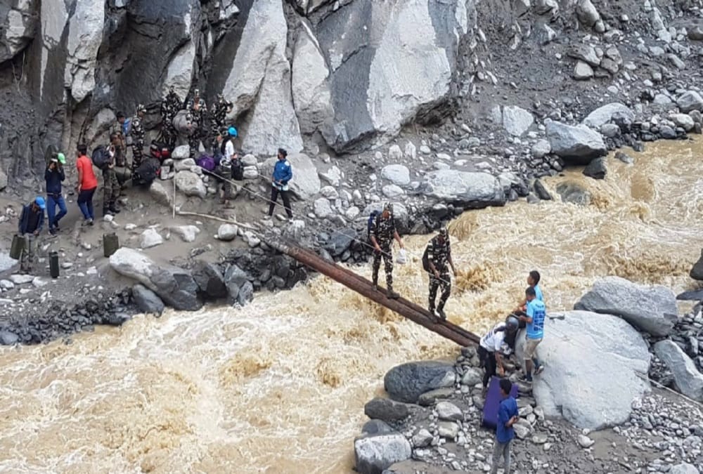 Uttarakhand Monsoon News: People Cross River From wooden Bridge in pithoragarh photos