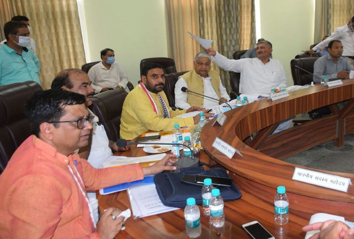 Torrent Power not pay dues of Rs 1200 crore in 11 years committee give notice