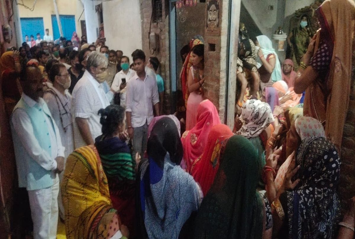 Four Died In Road Accident During Kaila Devi Temple Darshan