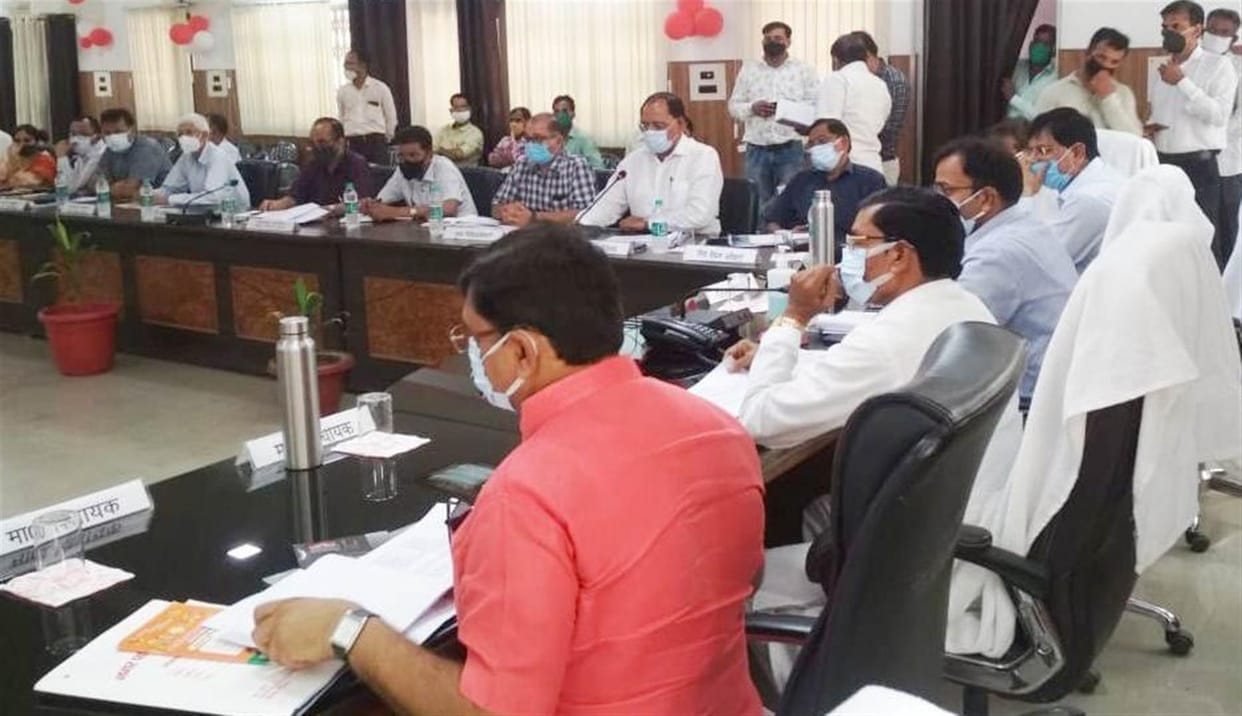 MP expressed displeasure over 50 percent work of drinking water scheme