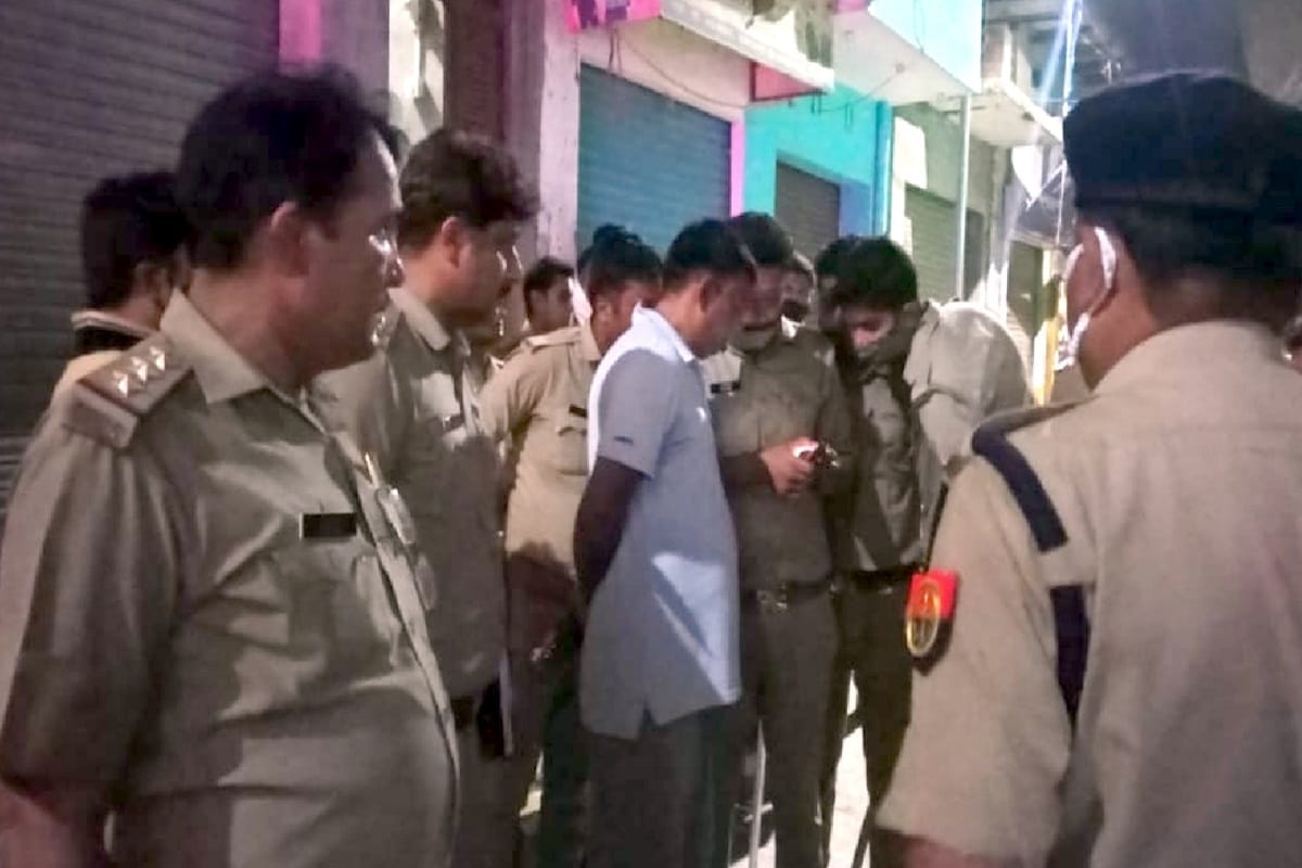 Bijnor News: The suspended Daroga has been reinstated by SP in the case of slapping the RSS leader