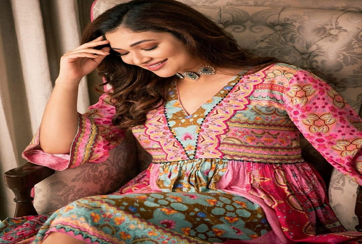 ridhima pandit in designer siddharth bansal outfit in hindi