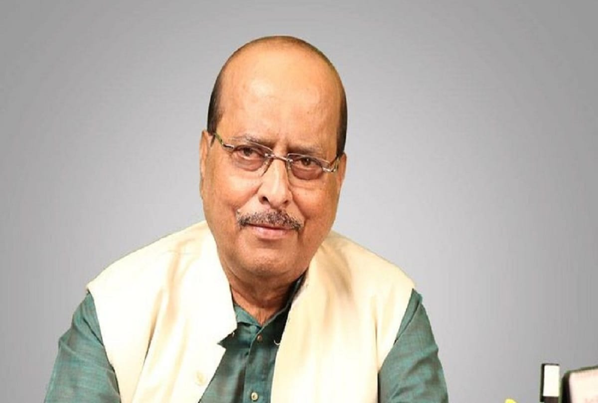kolkata sadhan pande health update bengal government consumer minister sadhan admitted in icu lung infection