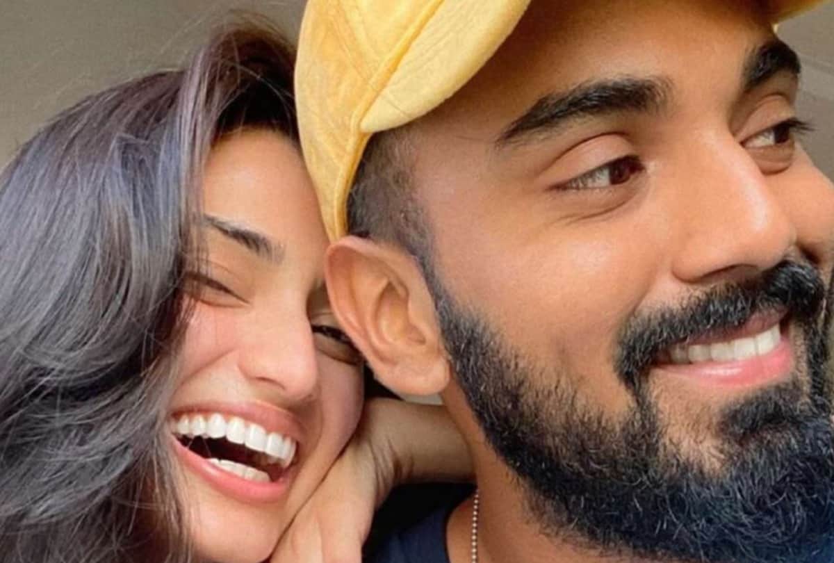 Athiya Shetty wearing boyfriend KL Rahul clothes all the time pictures went viral on social media