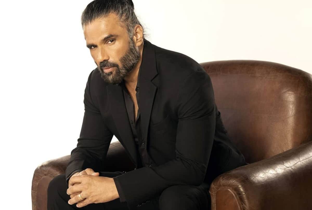 Suniel Shetty celebrating 29 glorious years in the film industry his first Film balwaan Releases Today
