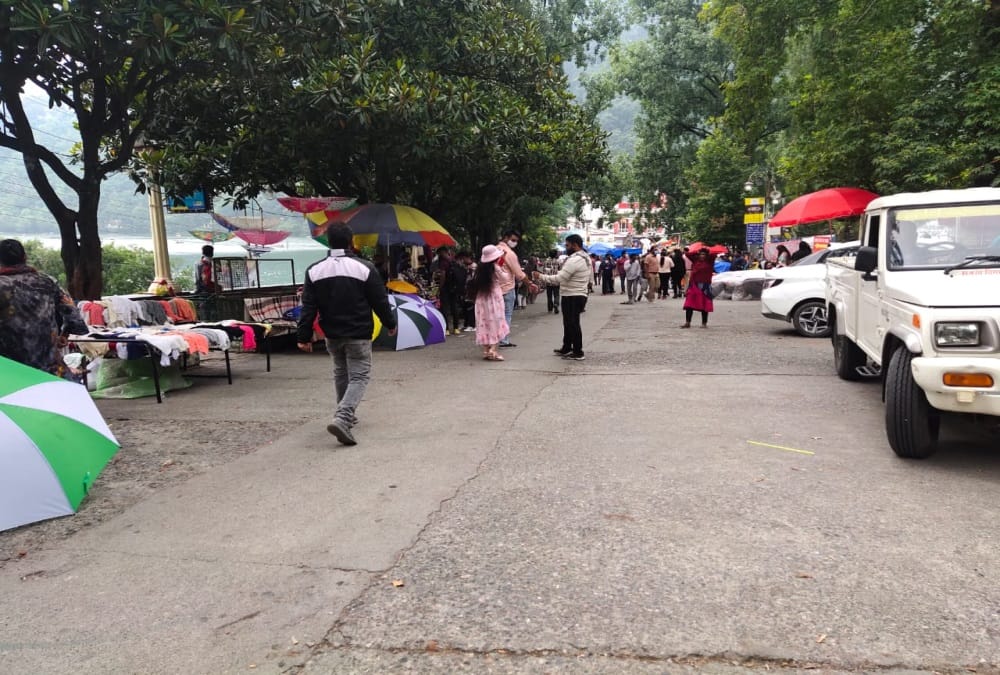 Uttarakhand News: Tourist Crowd decrease after police strict for corona Rules Photos