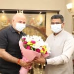 धर्मेंद्र प्रधान और मनीष सिसोदिया की मुलाकात