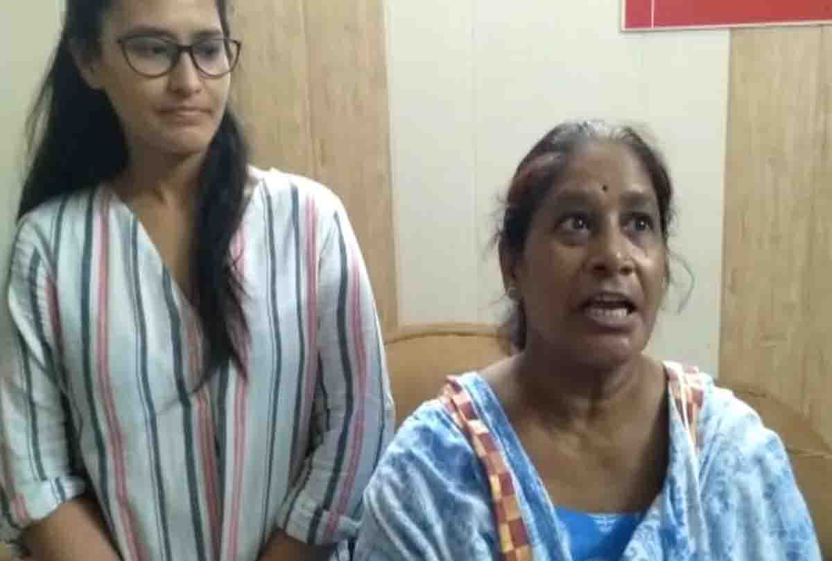 Hand over the three and a half lakh jewellery found in the Reverse Shatabdi Express to the woman